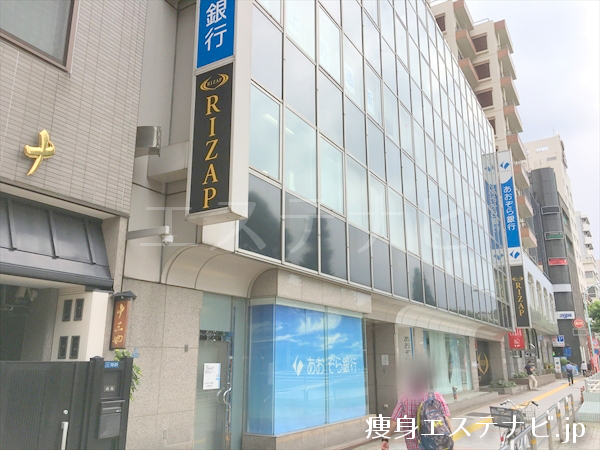 NDKロータスビルの地下１階にライザップ(RIZAP) 上野店があります。