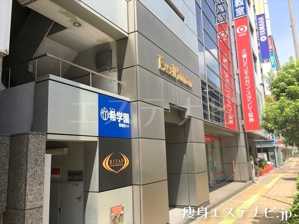 堺東EHビルの６，７階にライザップ(RIZAP) 堺東店があります