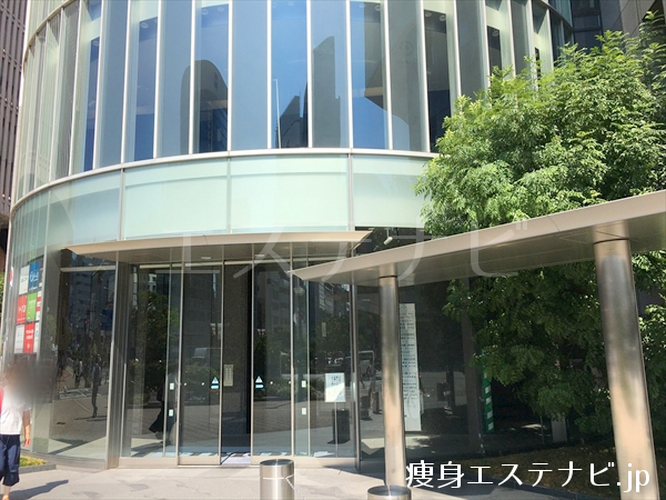 三宮ＩＭＯNビルがあり、６階がミスパリ 神戸店です。