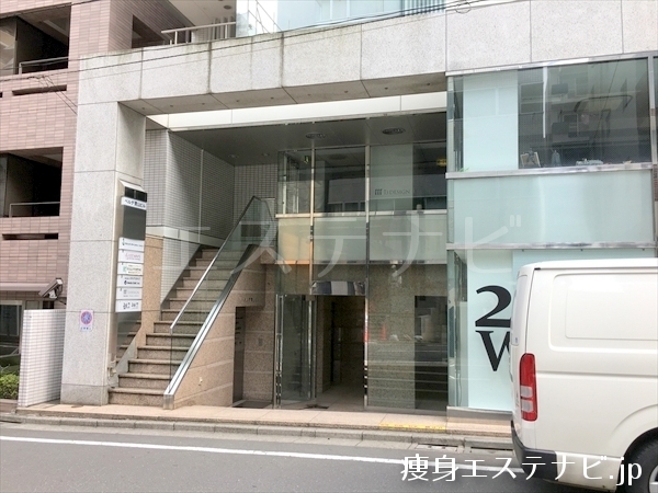 ベルデ青山があり１階が24／7 Workout 渋谷店です。